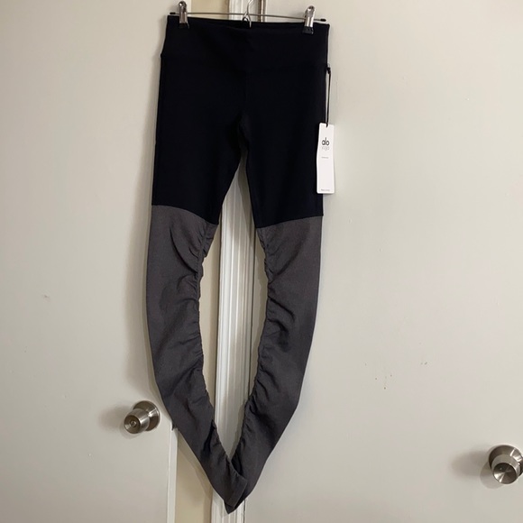 AloYoga leggings - Picture 2 of 6